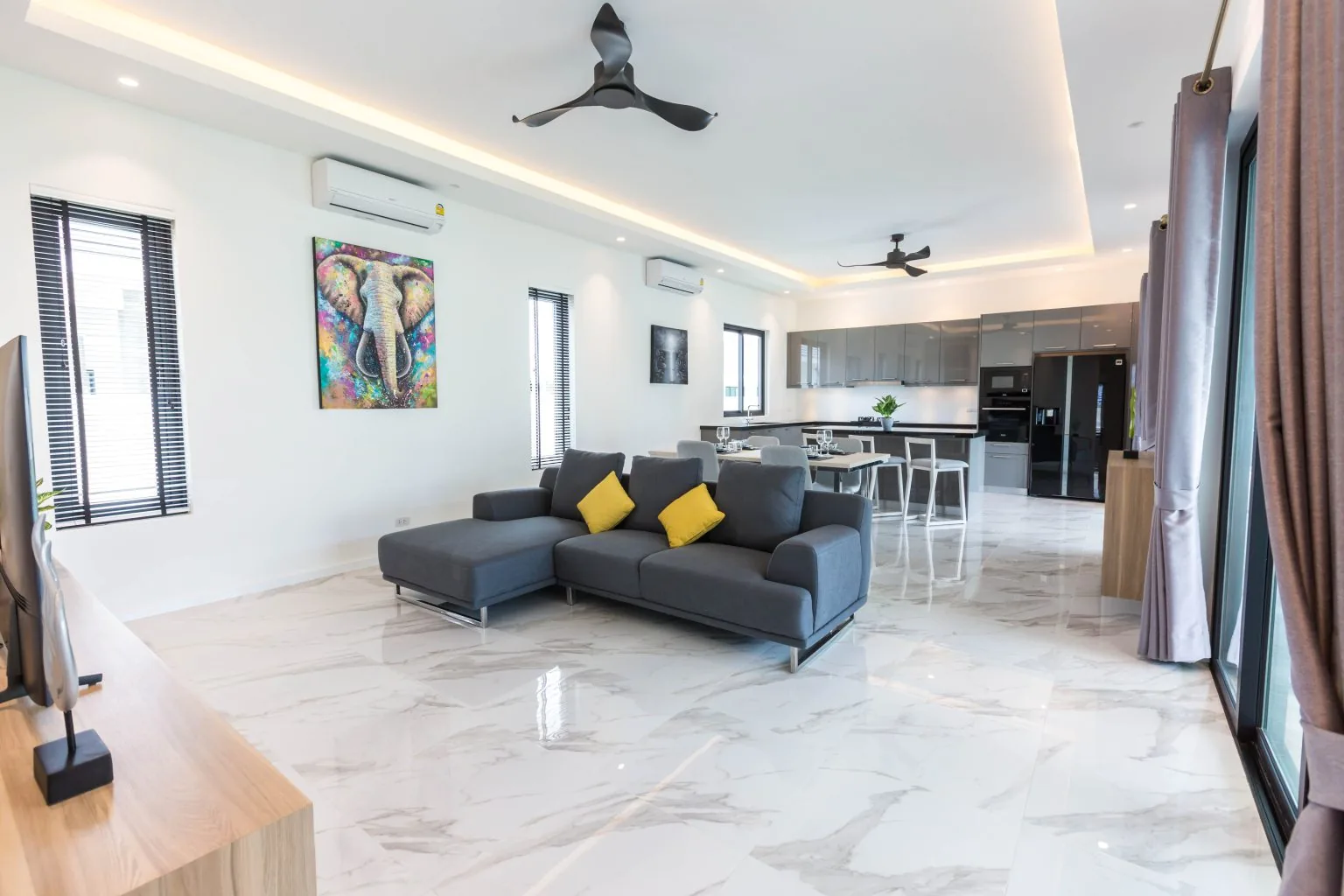 Open-plan living & kitchen