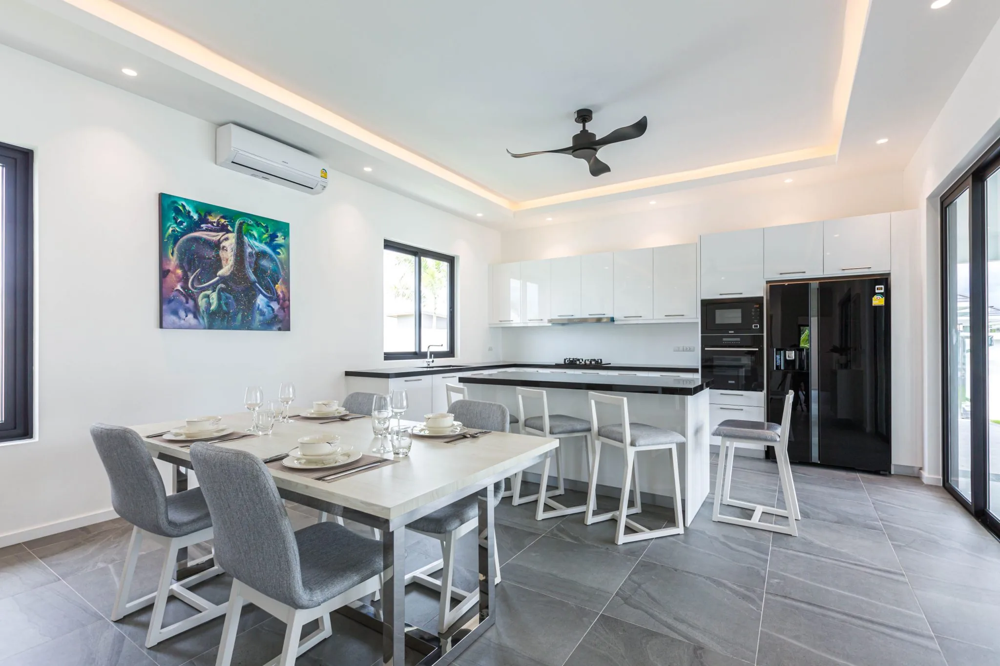 Dining & kitchen